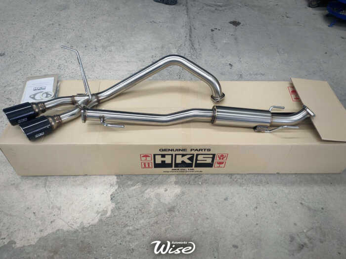 ท่อไอเสียญี่ปุ่นแบรนด์ HKS สำหรับ Toyota ฟอจูนเนอร์ ท่อปลายคาร์บอนไฟเบอร์สำหรับรถยนต์ โตโยต้า นิสสัน ฮอนด้า มาสด้า มิตซูบิชิ อีซูซุ ฟอร์ด ซูซูกิ