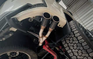 ท่อไอเสียญี่ปุ่นแบรนด์ HKS สำหรับ Toyota ฟอจูนเนอร์ ท่อปลายคาร์บอนไฟเบอร์สำหรับรถยนต์ โตโยต้า นิสสัน ฮอนด้า มาสด้า มิตซูบิชิ อีซูซุ ฟอร์ด ซูซูกิ