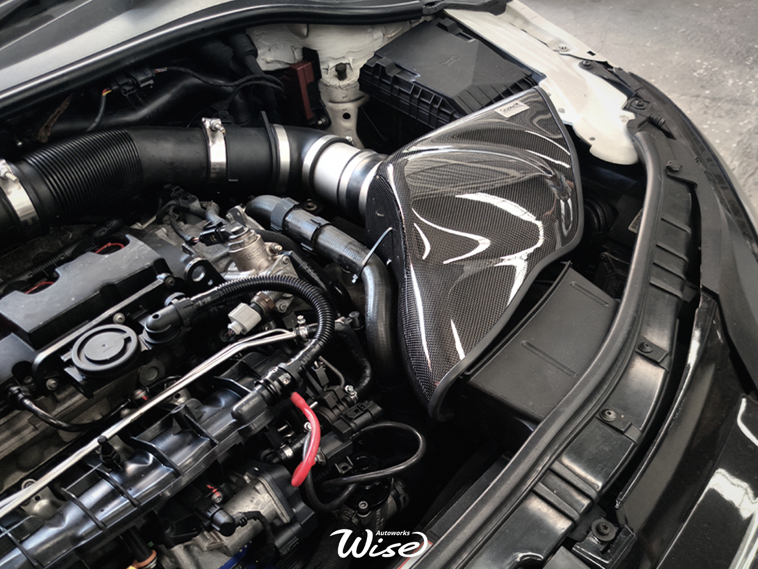 กรองอากาศ Gruppe M คาร์บอนไฟเบอร์ สำหรับ Audi TT ระบบกรองอากาศที่จะยกระดับเพิ่มสมรรถนะแรงม้าแรงบิดได้มากกว่าของแต่งกรองเปลือยทั่วไป