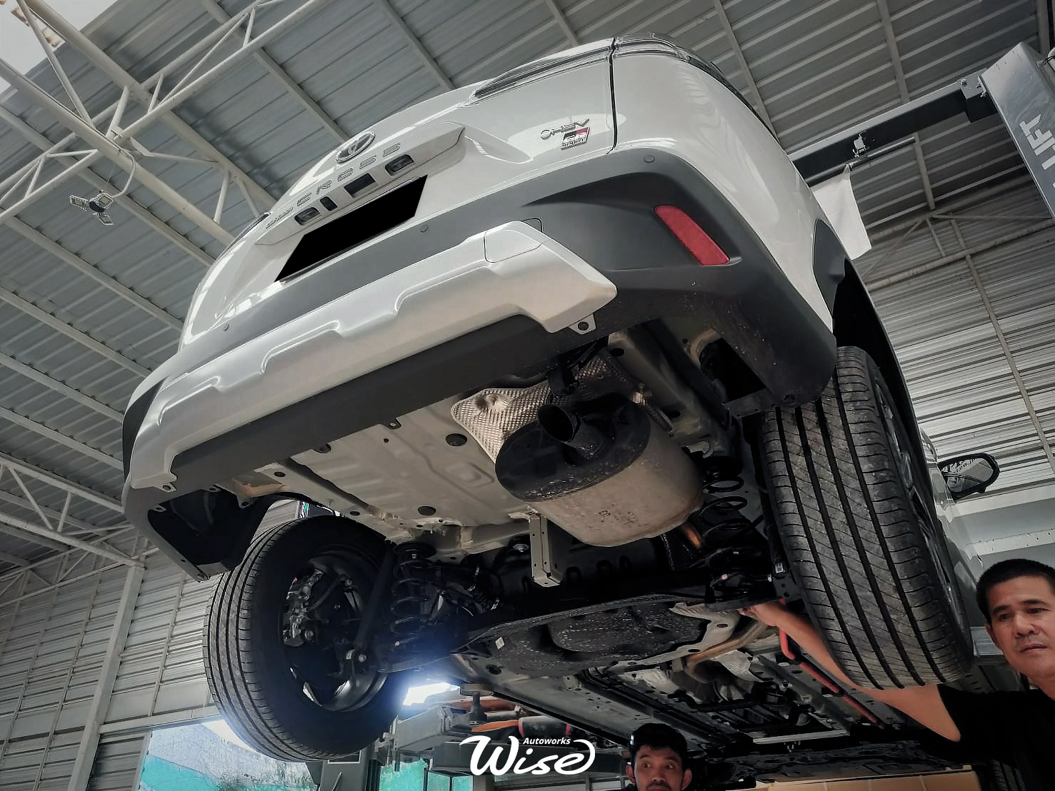 ท่อไอเสียญี่ปุ่นแบรนด์ HKS สำหรับ Toyota Corolla Cross ท่อปลายคาร์บอนไฟเบอร์สำหรับรถยนต์ โตโยต้า นิสสัน ฮอนด้า มาสด้า มิตซูบิชิ อีซูซุ ฟอร์ด ซูซูกิ